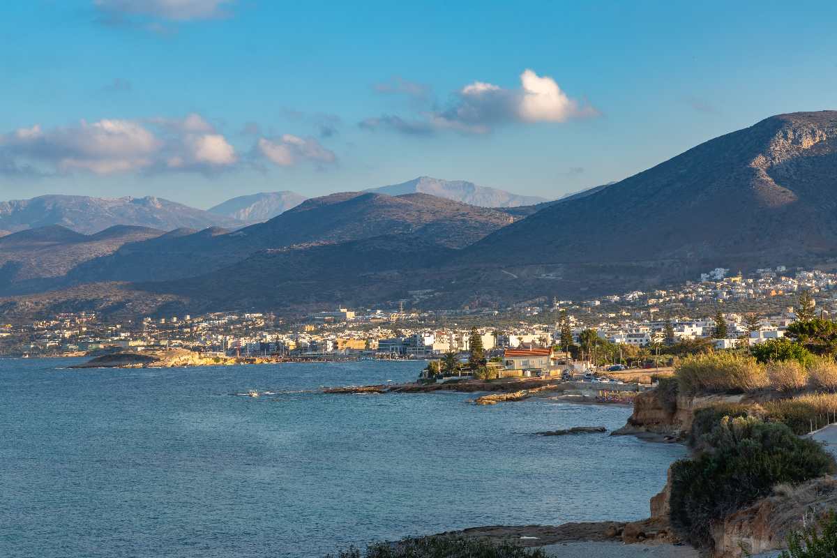 La plage de Sarantaris à Hersonissos