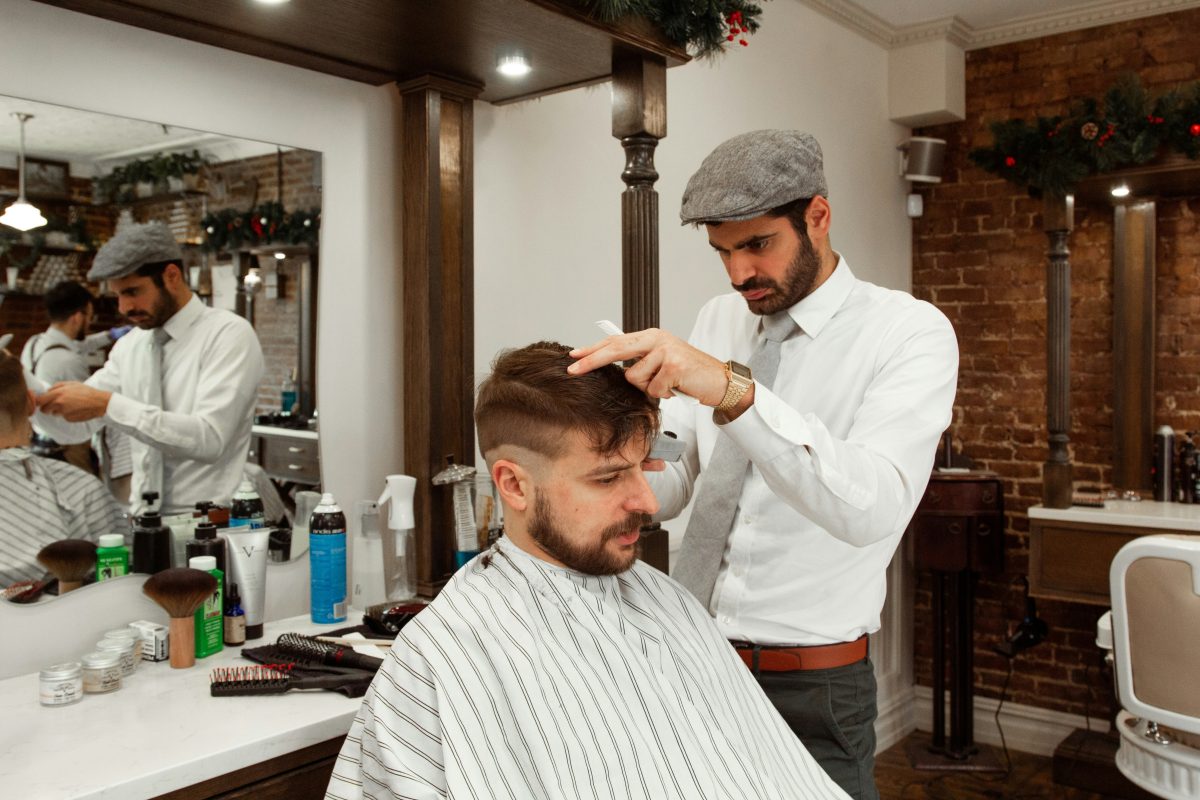 Les meilleures coupes de cheveux homme pour les vacances d’été