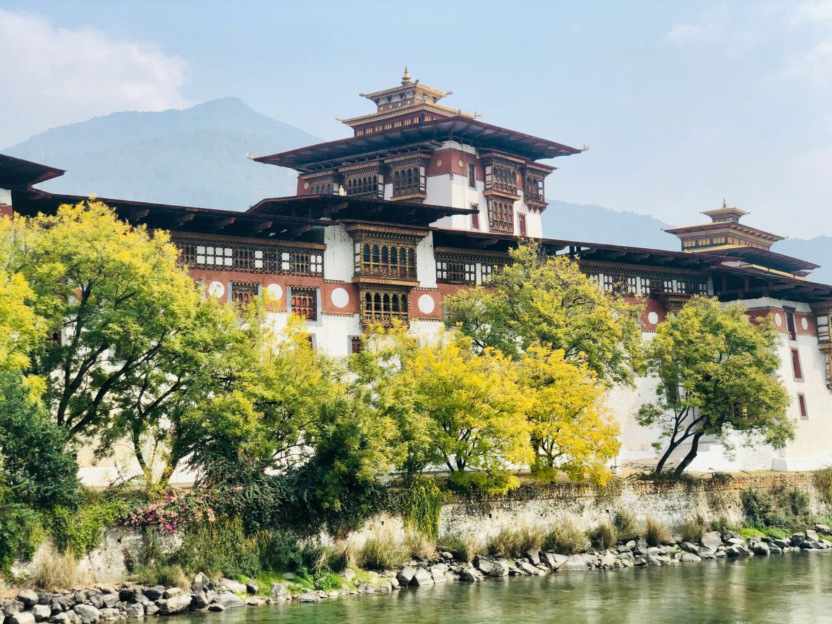 Le Tashichho Dzong : un symbole de pouvoir et de spiritualité