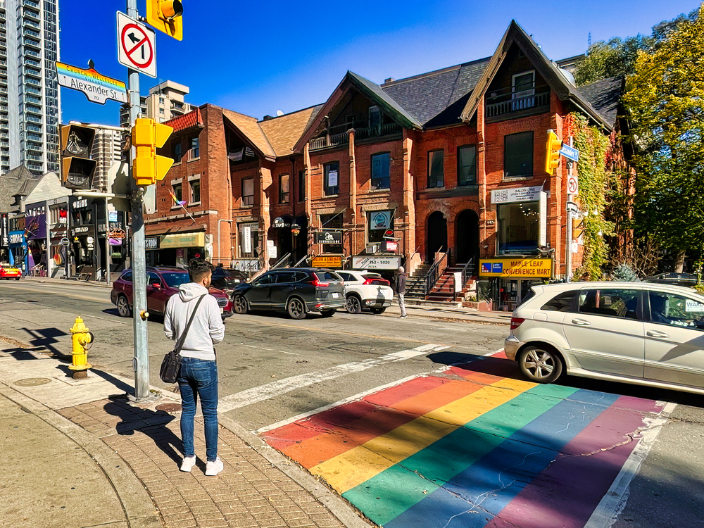 Éco-douches dans les destinations de voyage gay-friendly