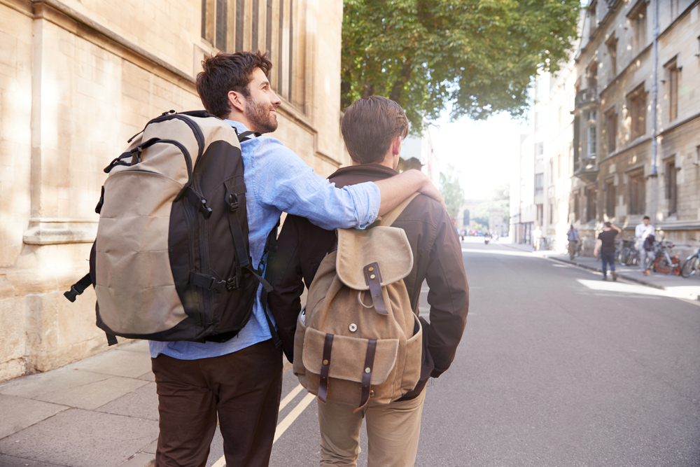 Les meilleurs sacs de voyage pour homme pour votre prochain séjour gay friendly